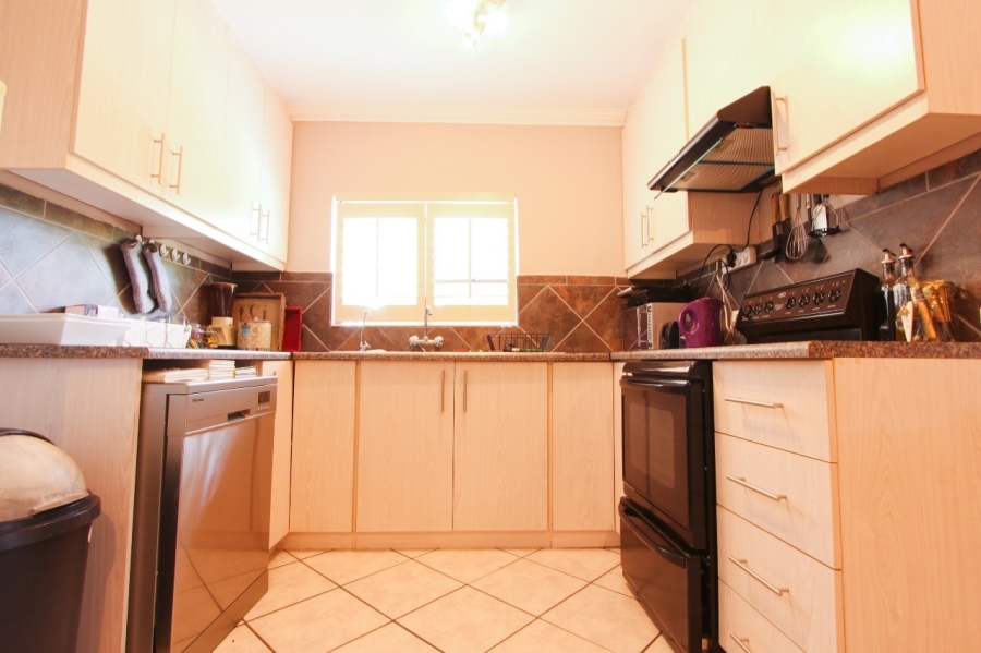 To Let 2 Bedroom Property for Rent in Miederpark North West